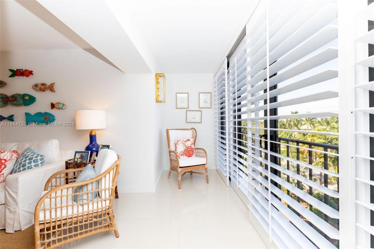 77 Crandon Blvd, Unit 5B, Key Biscayne, FL 33149 Photo