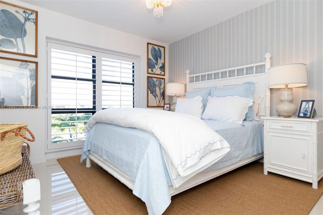 77 Crandon Blvd, Unit 5B, Key Biscayne, FL 33149 Photo