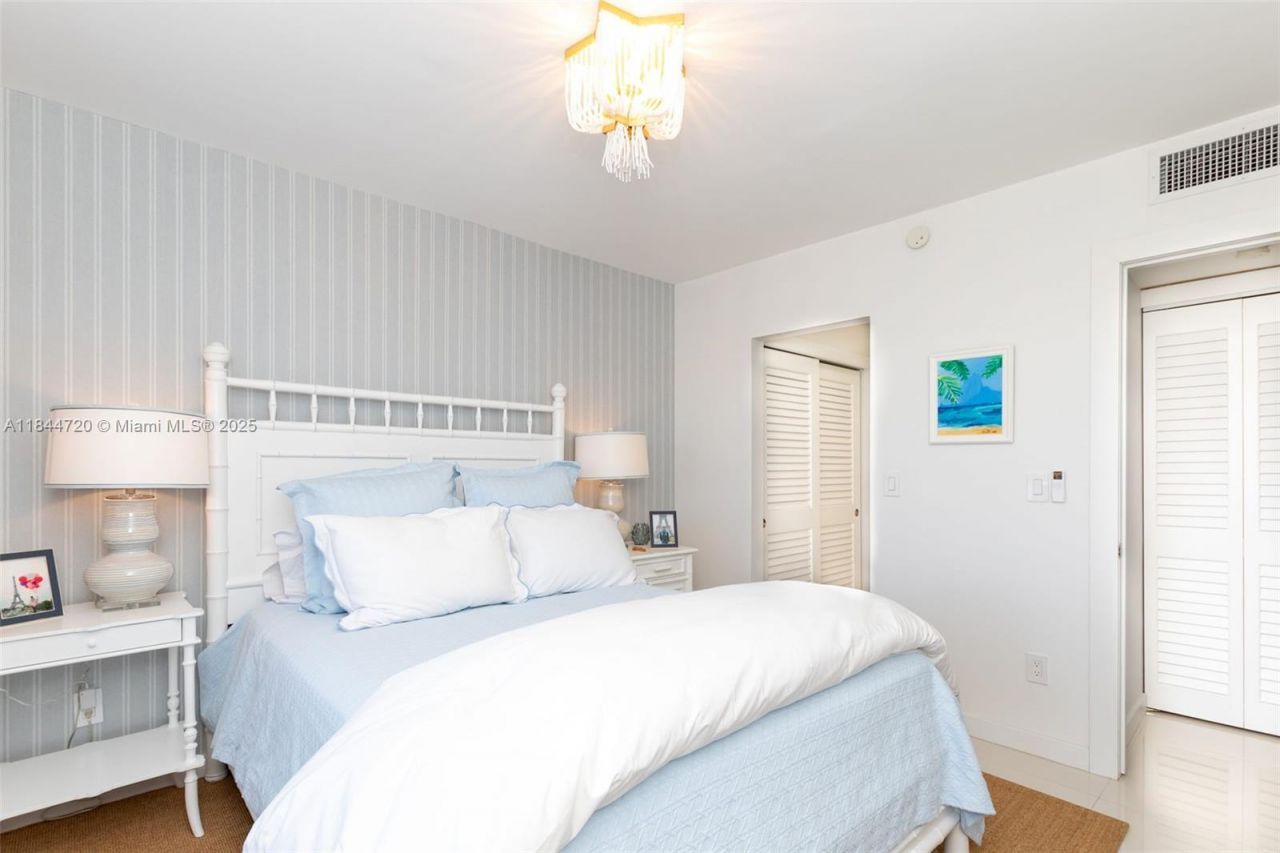 77 Crandon Blvd, Unit 5B, Key Biscayne, FL 33149 Photo