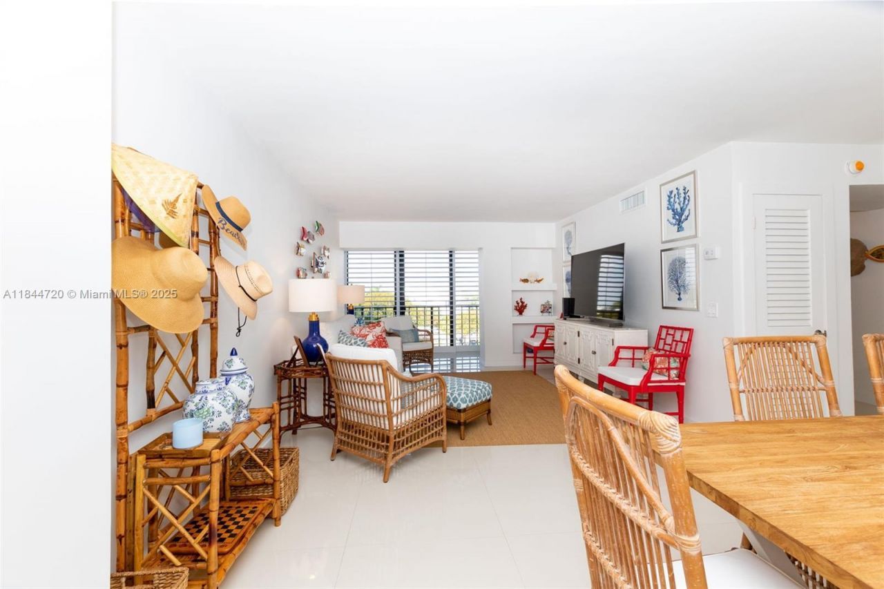 77 Crandon Blvd, Unit 5B, Key Biscayne, FL 33149 Photo