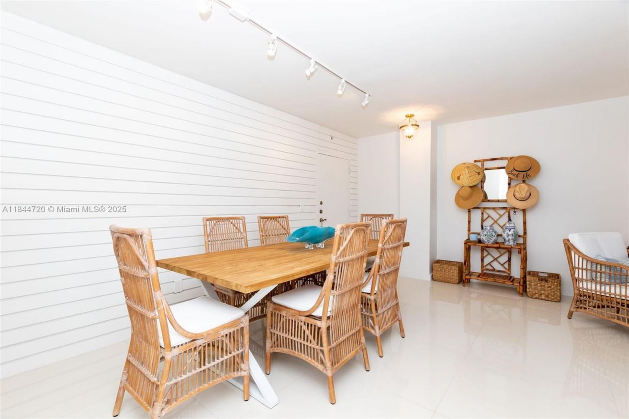 77 Crandon Blvd, Unit 5B, Key Biscayne, FL 33149 Photo