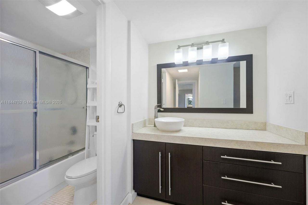 20335 W Country Club Dr, Unit 1402, Aventura, FL 33180 Photo