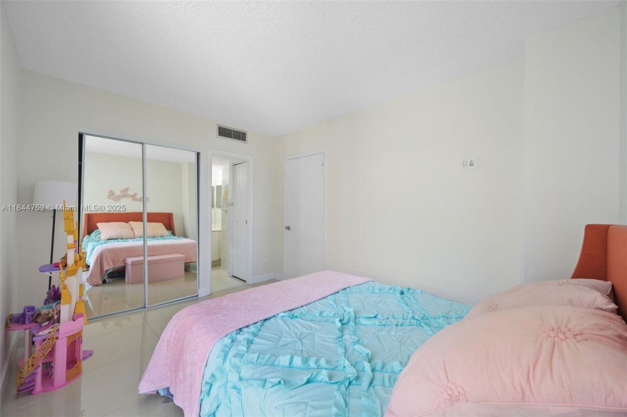 20335 W Country Club Dr, Unit 1402, Aventura, FL 33180 Photo