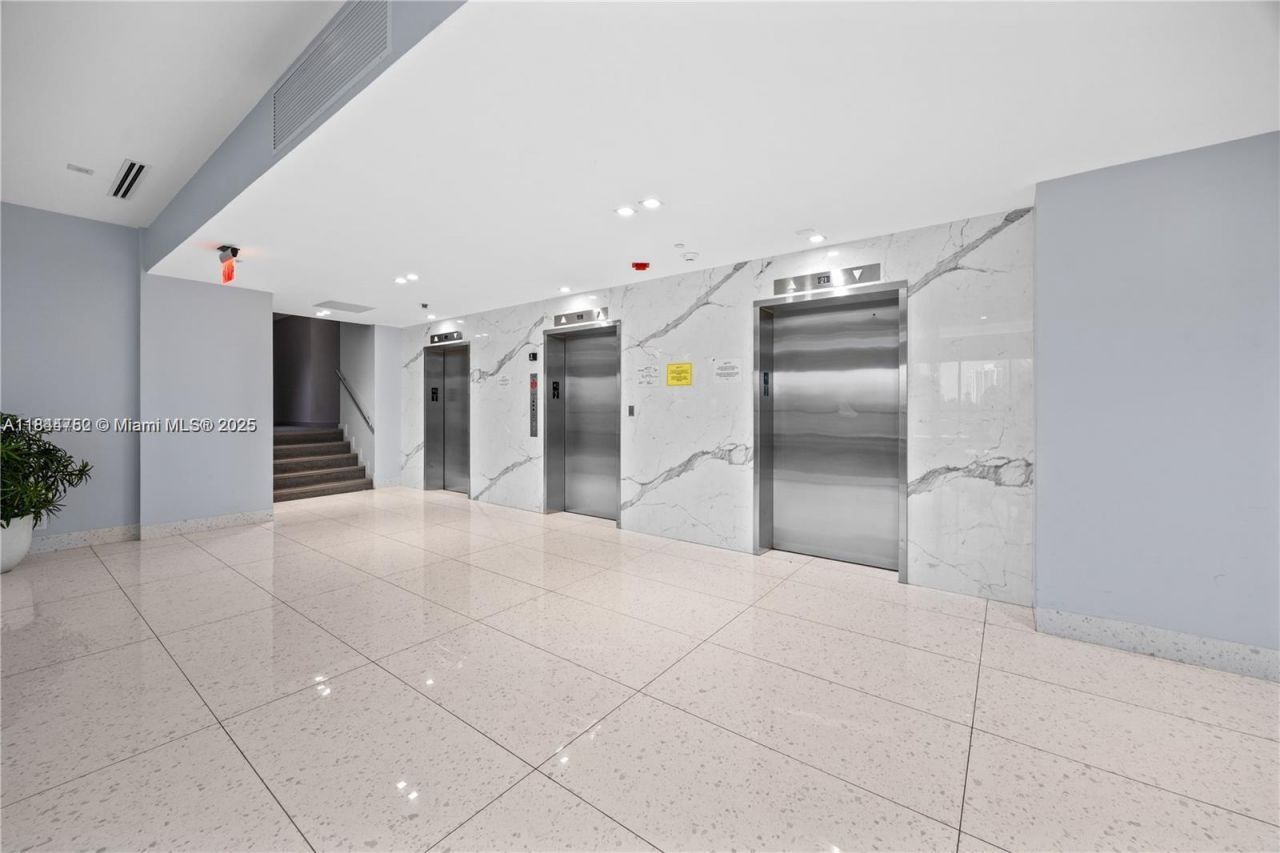 20335 W Country Club Dr, Unit 1402, Aventura, FL 33180 Photo