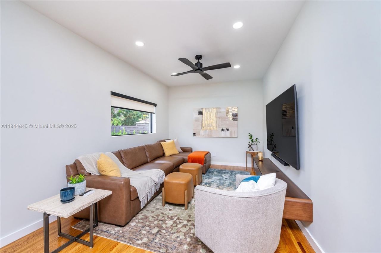 117 S Royal Poinciana Blvd, Miami Springs, FL 33166 Photo