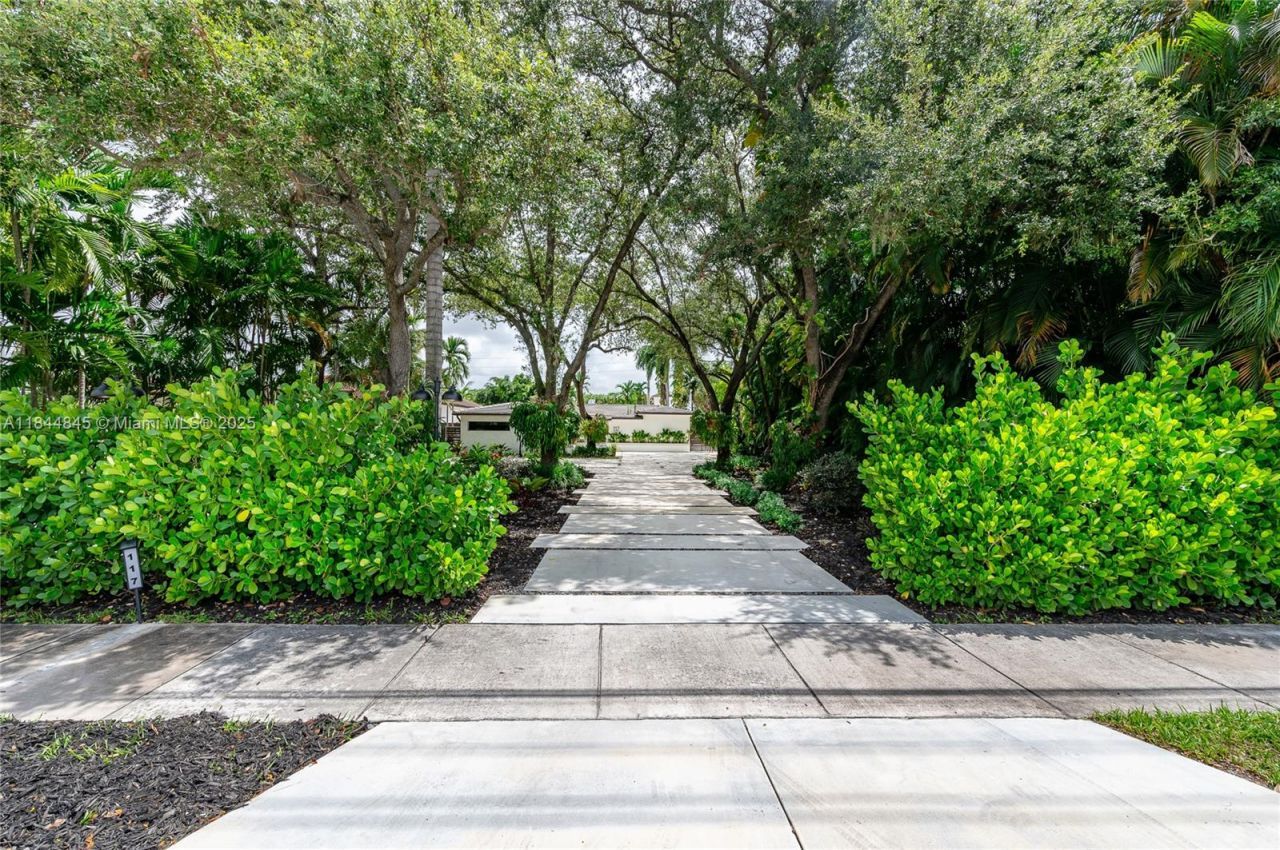 117 S Royal Poinciana Blvd, Miami Springs, FL 33166 Photo