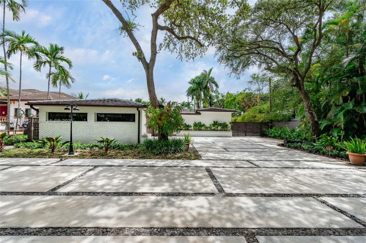 117 S Royal Poinciana Blvd, Miami Springs, FL 33166 Photo