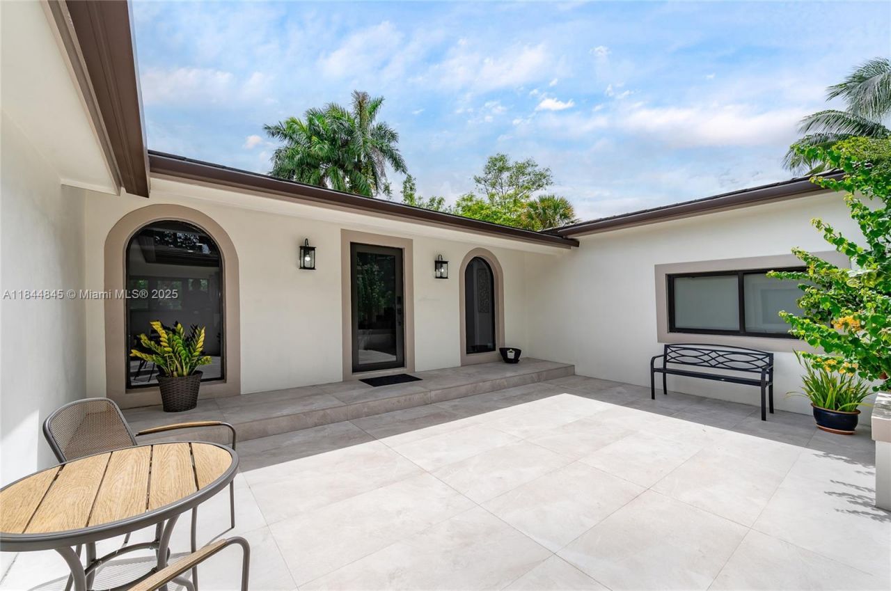 117 S Royal Poinciana Blvd, Miami Springs, FL 33166 Photo