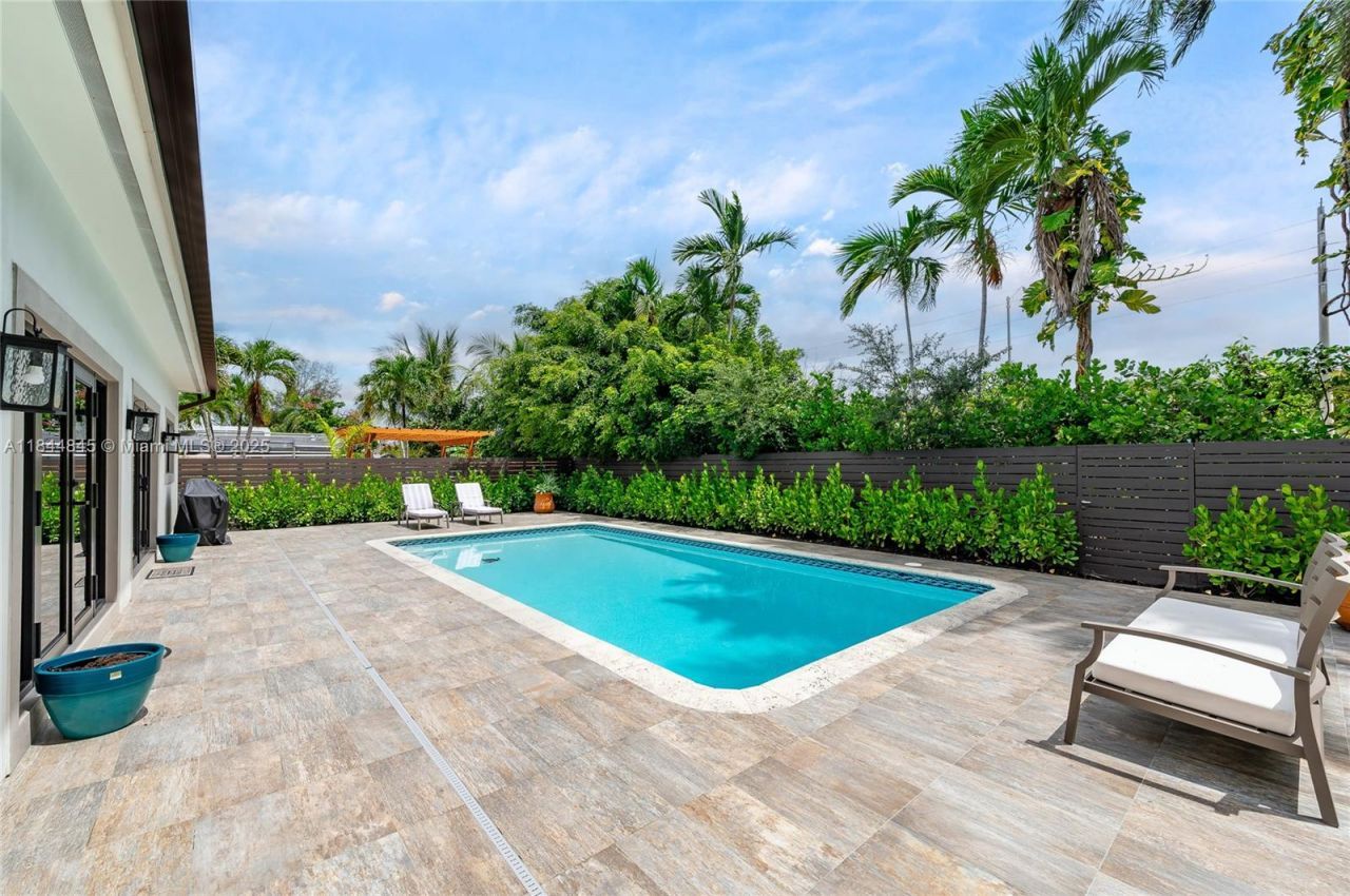 117 S Royal Poinciana Blvd, Miami Springs, FL 33166 Photo