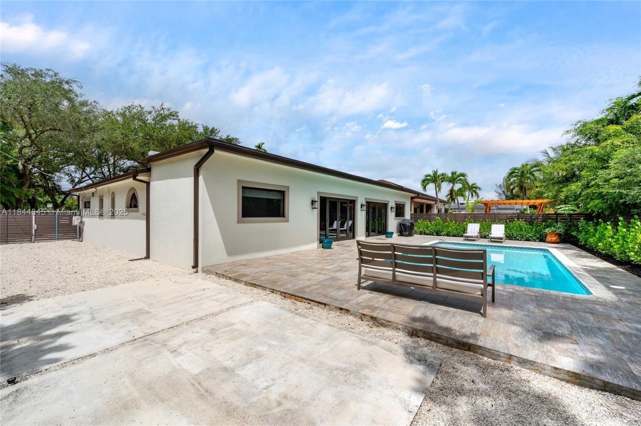 117 S Royal Poinciana Blvd, Miami Springs, FL 33166 Photo