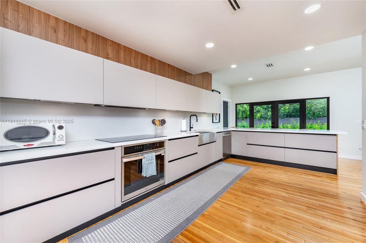 117 S Royal Poinciana Blvd, Miami Springs, FL 33166 Photo