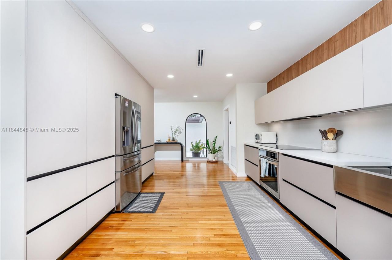 117 S Royal Poinciana Blvd, Miami Springs, FL 33166 Photo