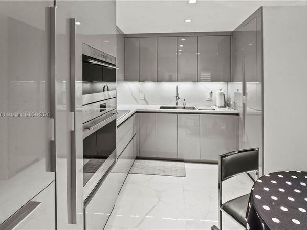 8877 Collins Ave, Unit 705, Surfside, FL 33154