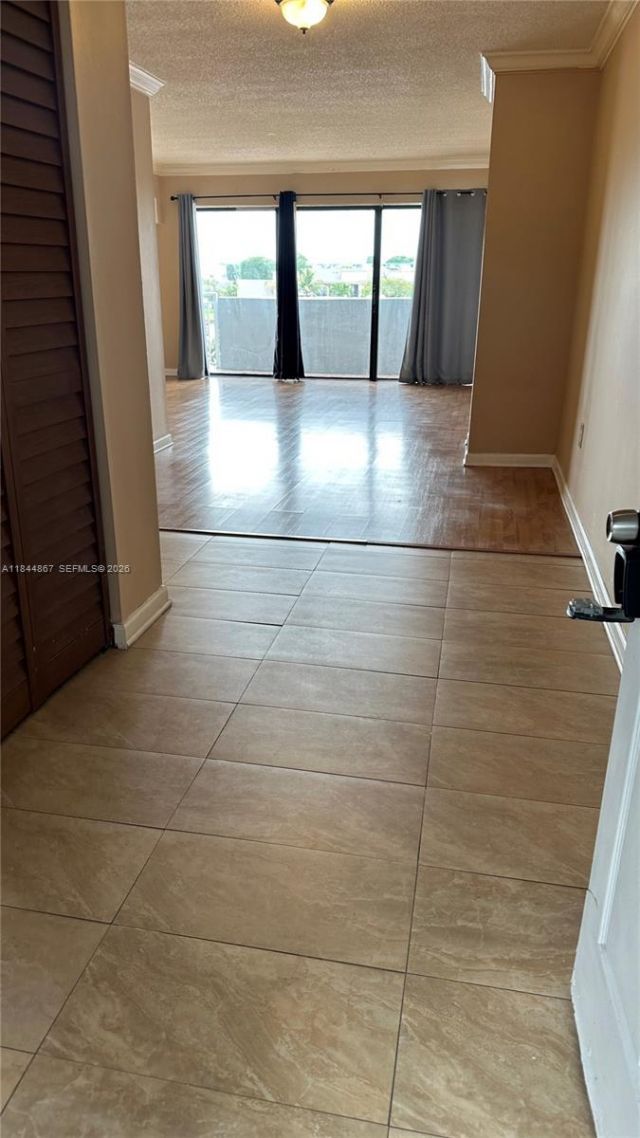 9359 Fontainebleau Blvd, Unit F301, Miami, FL 33172 Photo