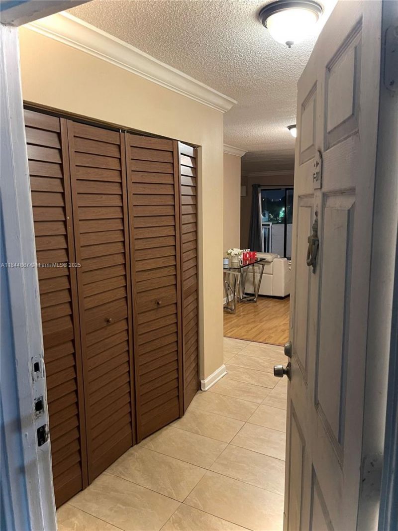 9359 Fontainebleau Blvd, Unit F301, Miami, FL 33172 Photo