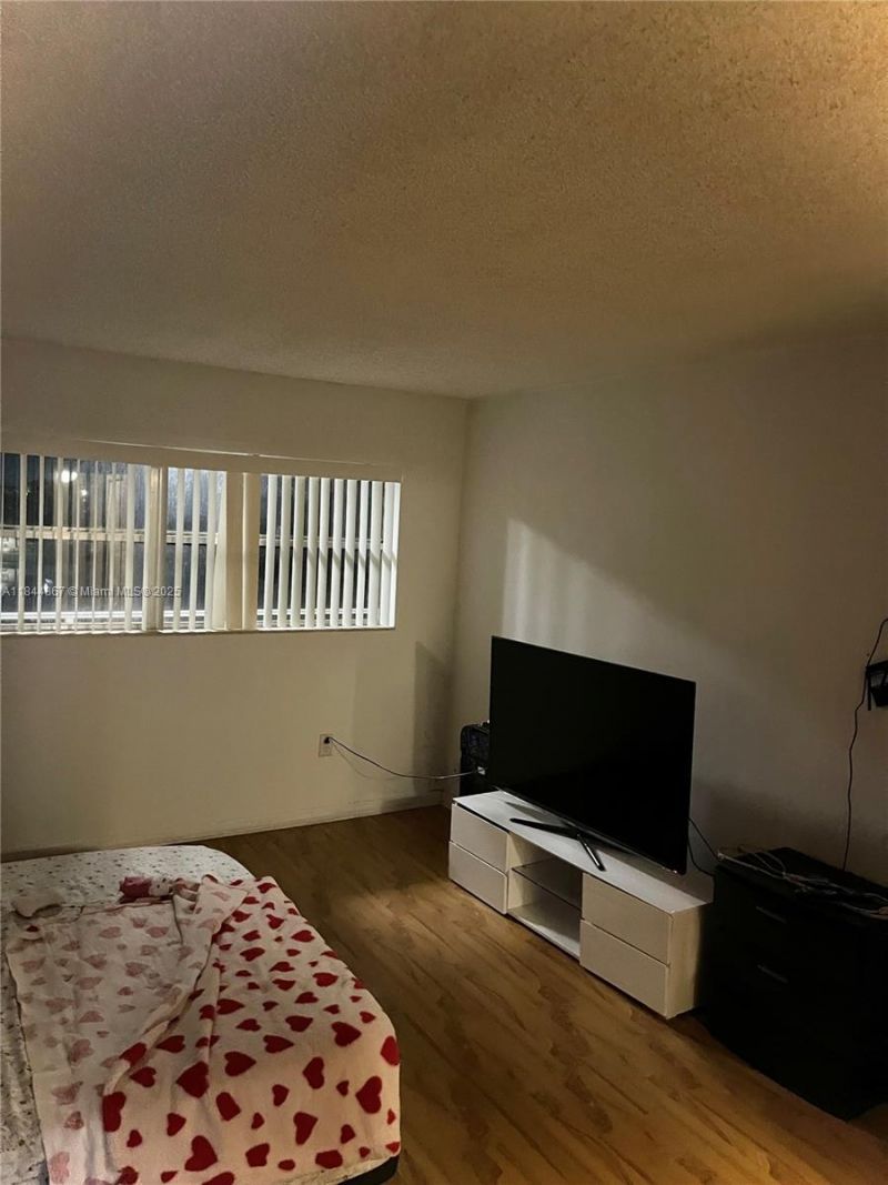 9359 Fontainebleau Blvd, Unit F301, Miami, FL 33172 Photo