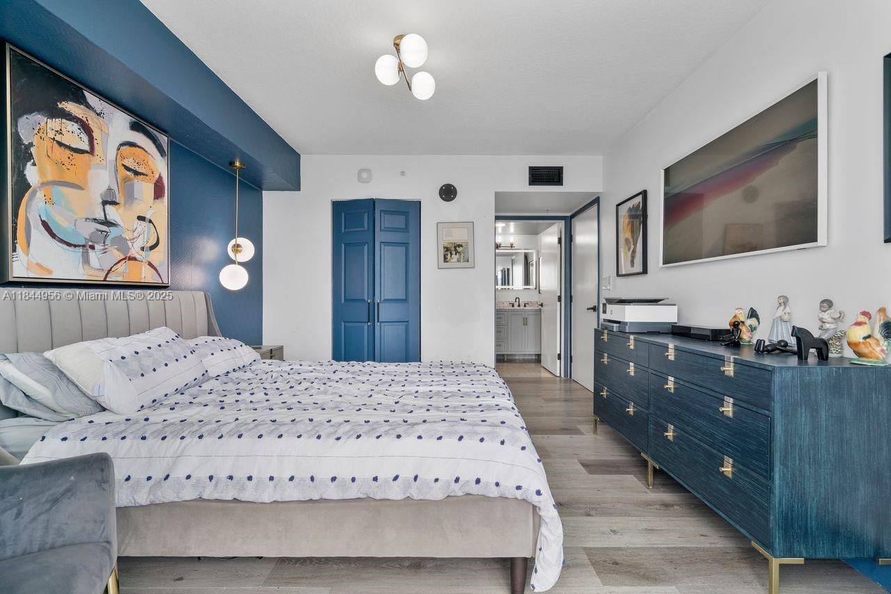 31 SE 5th St, Unit 2911, Miami, FL 33131 Photo