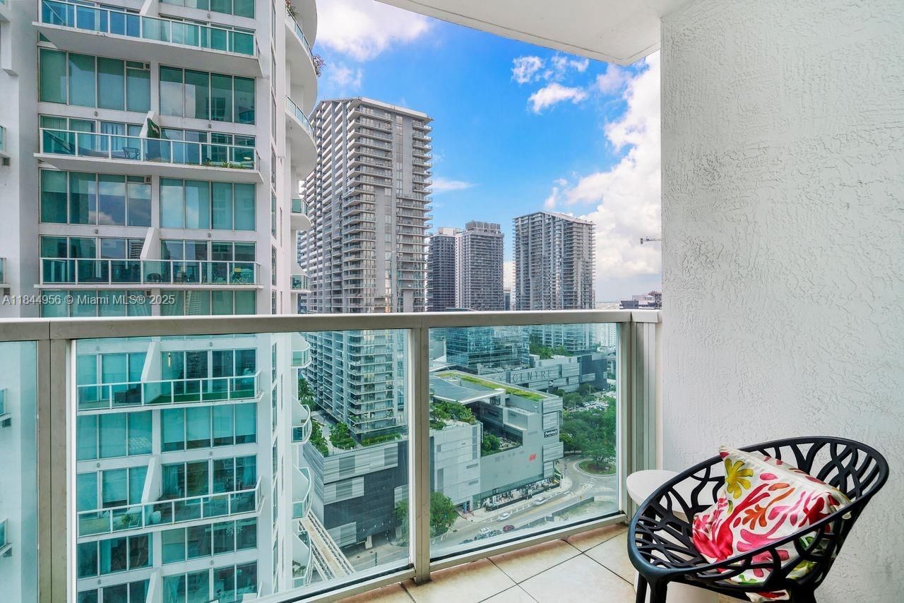 31 SE 5th St, Unit 2911, Miami, FL 33131 Photo