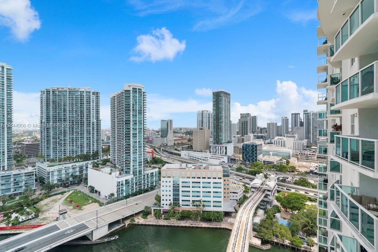 31 SE 5th St, Unit 2911, Miami, FL 33131 Photo