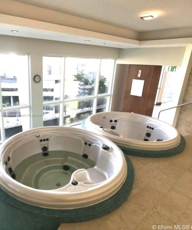 31 SE 5th St, Unit 2911, Miami, FL 33131 Photo