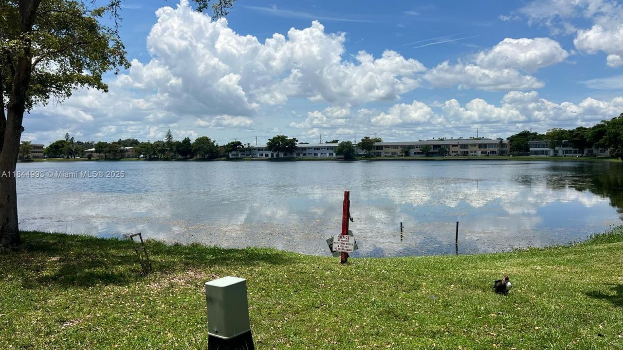 19080 NE 3rd Ct, Unit 307, Miami, FL 33179 Photo