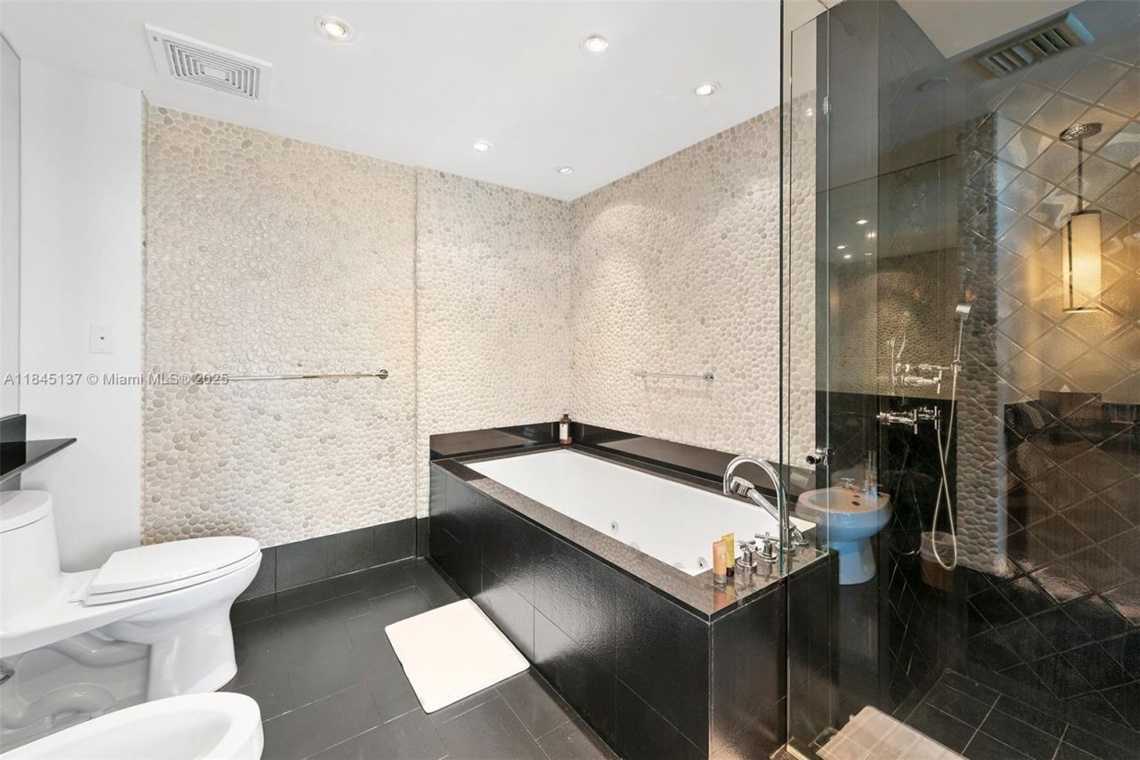 101 20th St, Unit 1706, Miami Beach, FL 33139 Photo