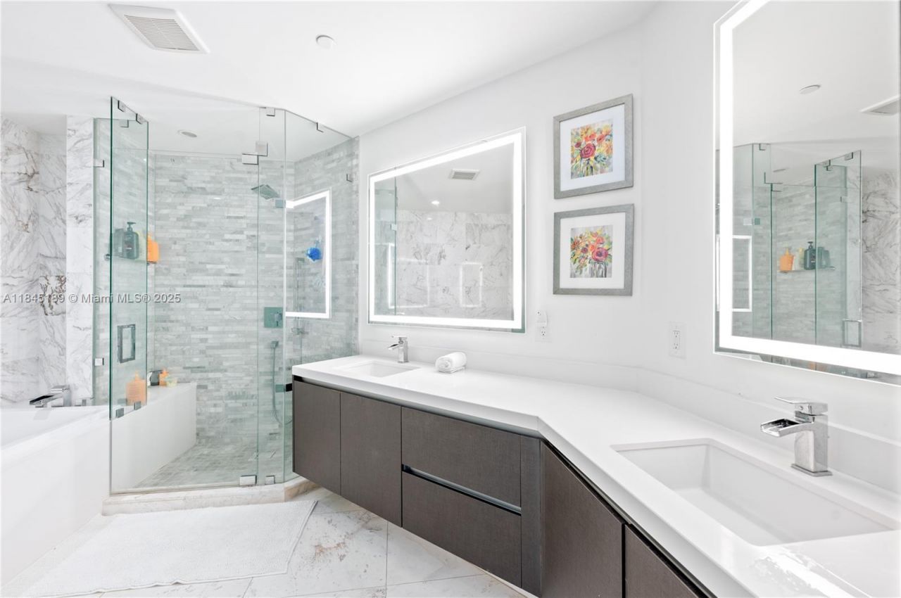 851 NE 1st Ave, Unit 1410, Miami, FL 33132 Photo