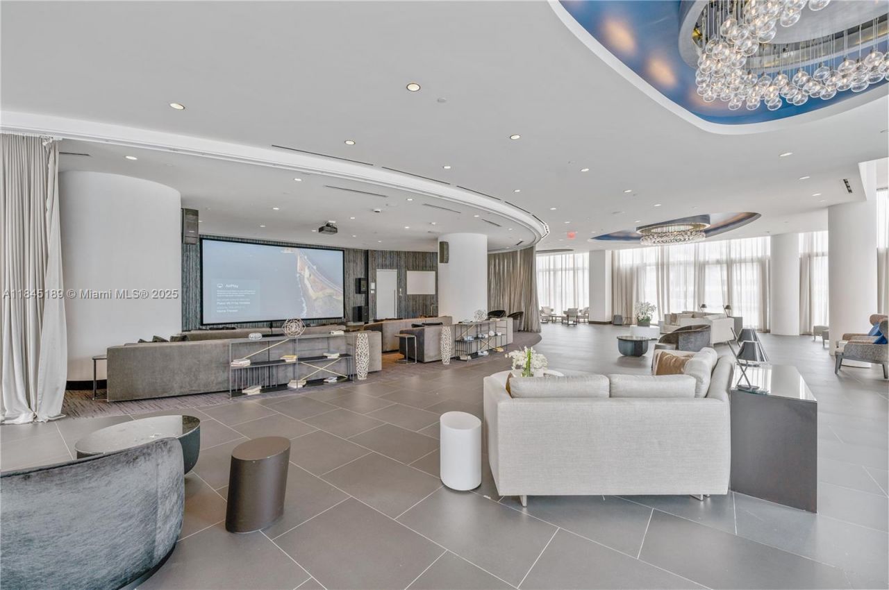 851 NE 1st Ave, Unit 1410, Miami, FL 33132 Photo