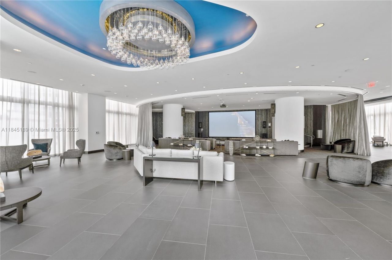 851 NE 1st Ave, Unit 1410, Miami, FL 33132 Photo