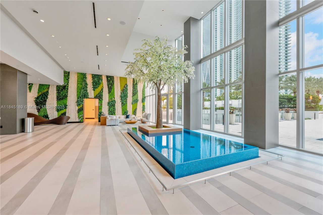 851 NE 1st Ave, Unit 1410, Miami, FL 33132 Photo