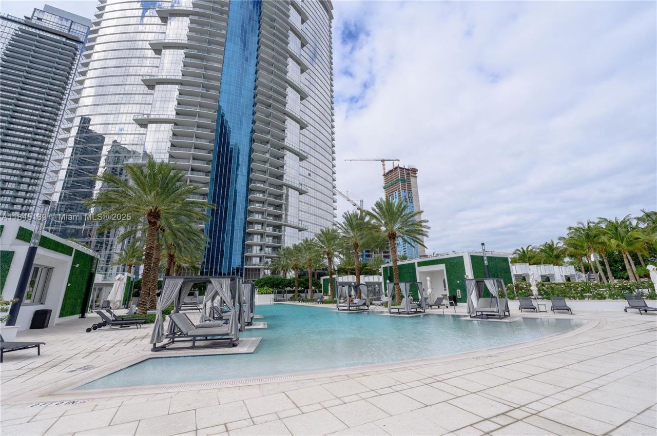 851 NE 1st Ave, Unit 1410, Miami, FL 33132 Photo