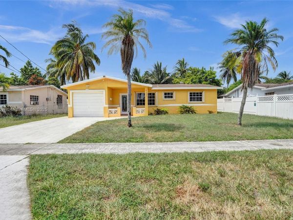 4331 NW 27th St, Lauderhill, FL 33313