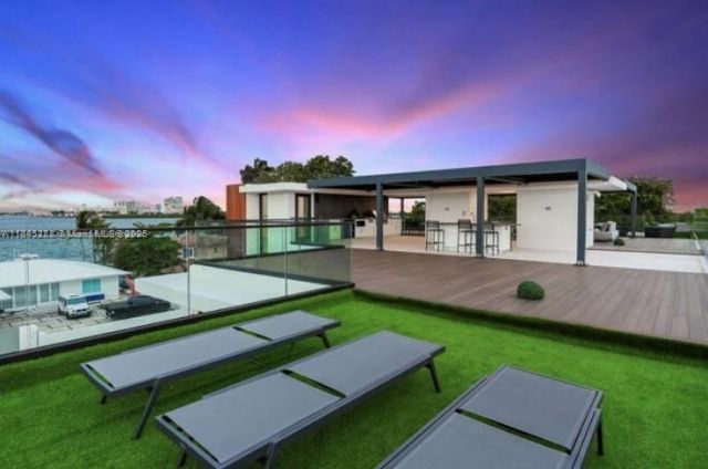 1248 NE 89th St, Miami, FL 33138 Photo