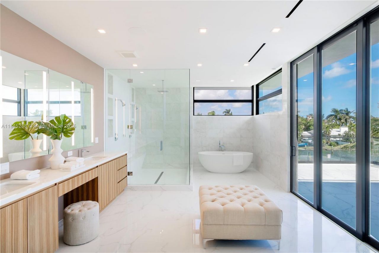 1248 NE 89th St, Miami, FL 33138 Photo