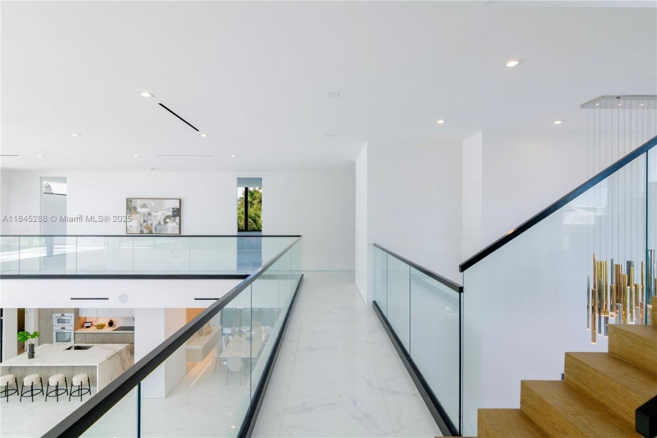 1248 NE 89th St, Miami, FL 33138 Photo