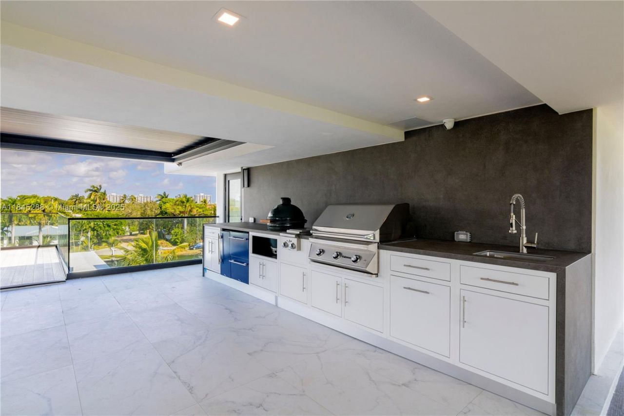 1248 NE 89th St, Miami, FL 33138 Photo