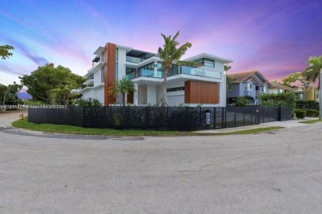 1248 NE 89th St, Miami, FL 33138 Photo