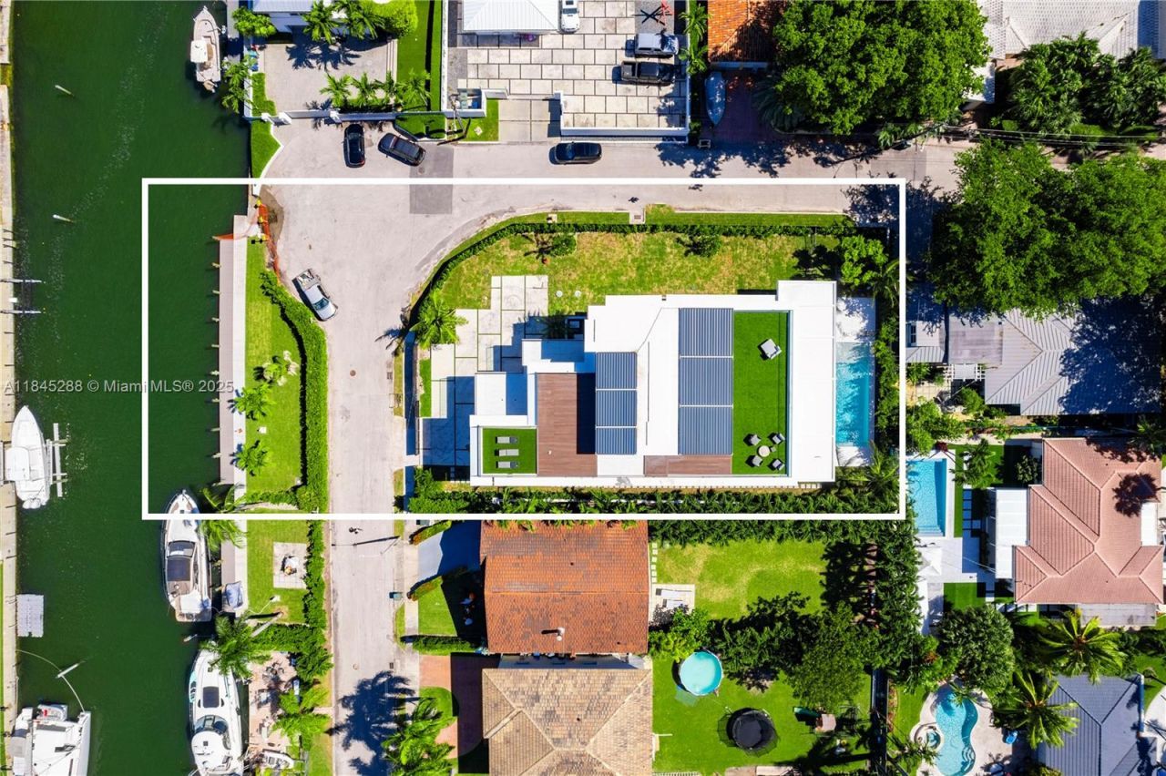 1248 NE 89th St, Miami, FL 33138 Photo