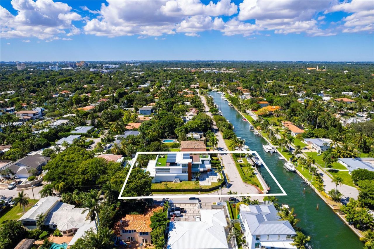 1248 NE 89th St, Miami, FL 33138 Photo