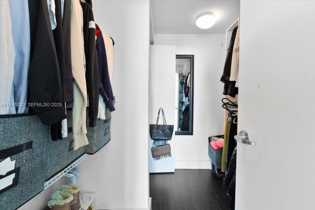 60 SW 13th St, Unit 3203, Miami, FL 33130 Photo