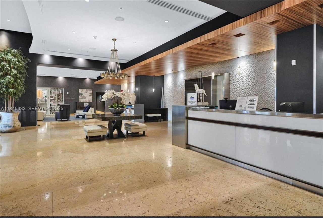 60 SW 13th St, Unit 3203, Miami, FL 33130 Photo