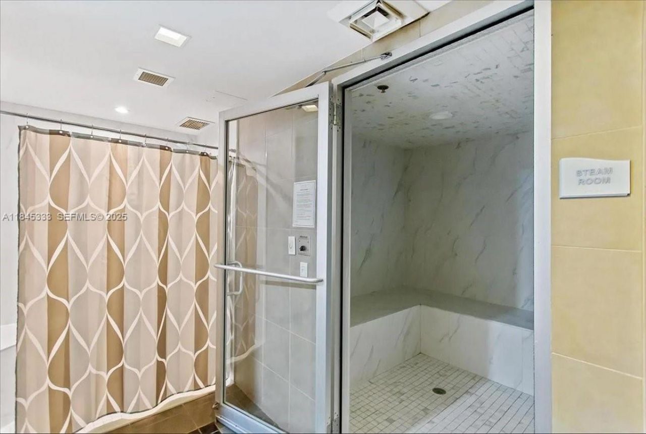 60 SW 13th St, Unit 3203, Miami, FL 33130 Photo