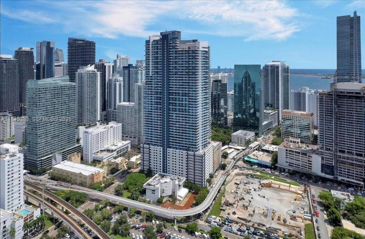 60 SW 13th St, Unit 3203, Miami, FL 33130 Photo