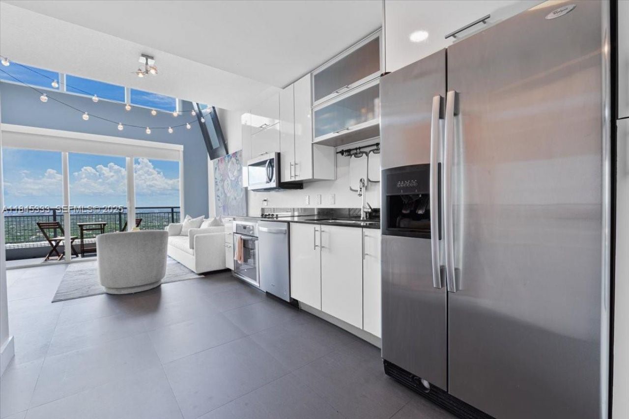 60 SW 13th St, Unit 3203, Miami, FL 33130 Photo