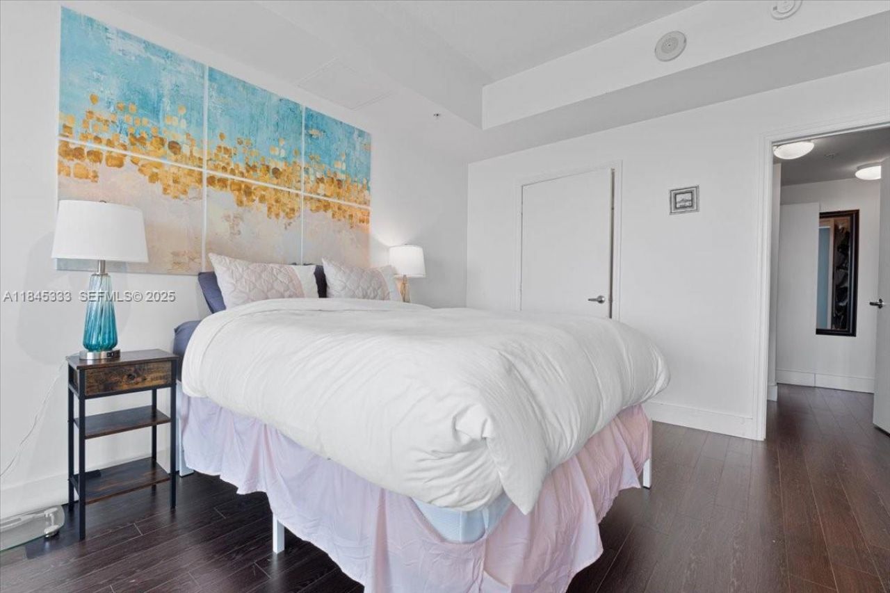 60 SW 13th St, Unit 3203, Miami, FL 33130 Photo