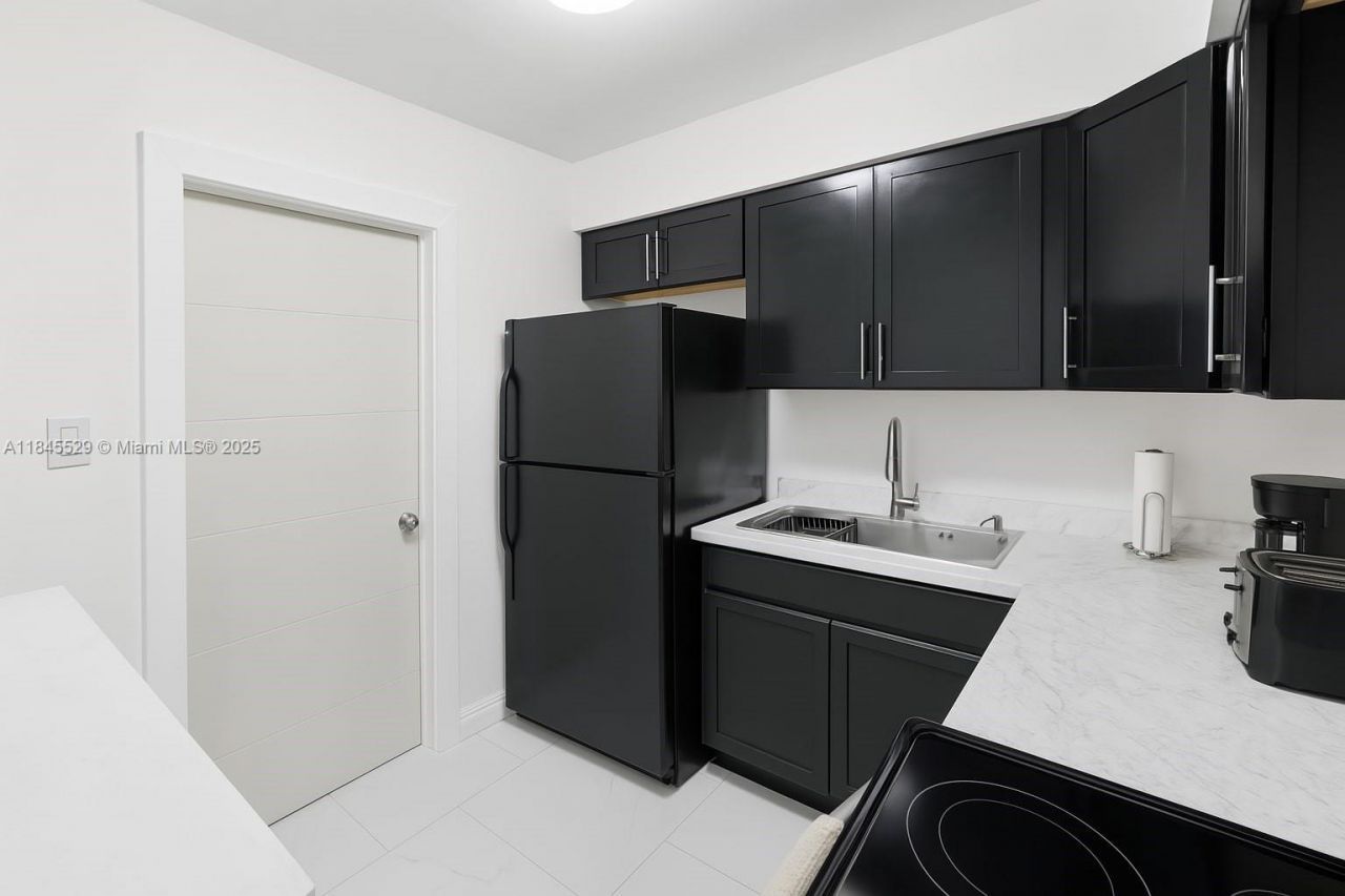 2231 NW 9th Ct, Fort Lauderdale, FL 33311 Photo