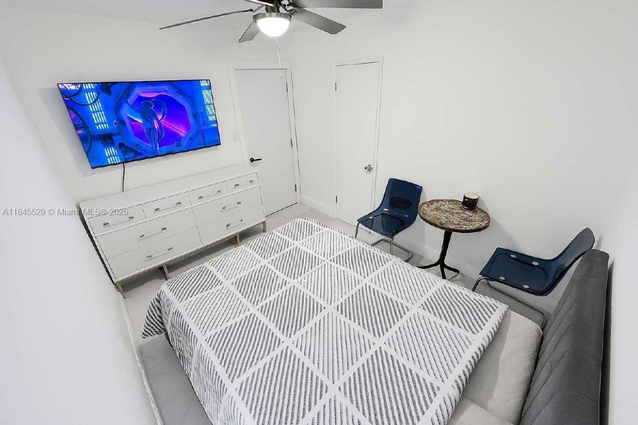 2231 NW 9th Ct, Fort Lauderdale, FL 33311 Photo