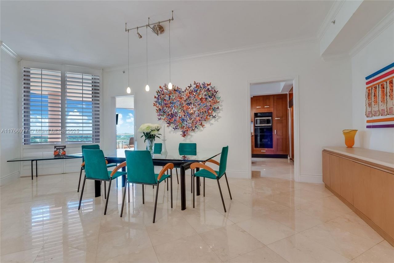 60 Edgewater Dr, Unit 5E, Coral Gables, FL 33133 Photo