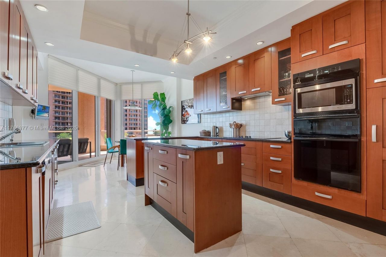 60 Edgewater Dr, Unit 5E, Coral Gables, FL 33133 Photo