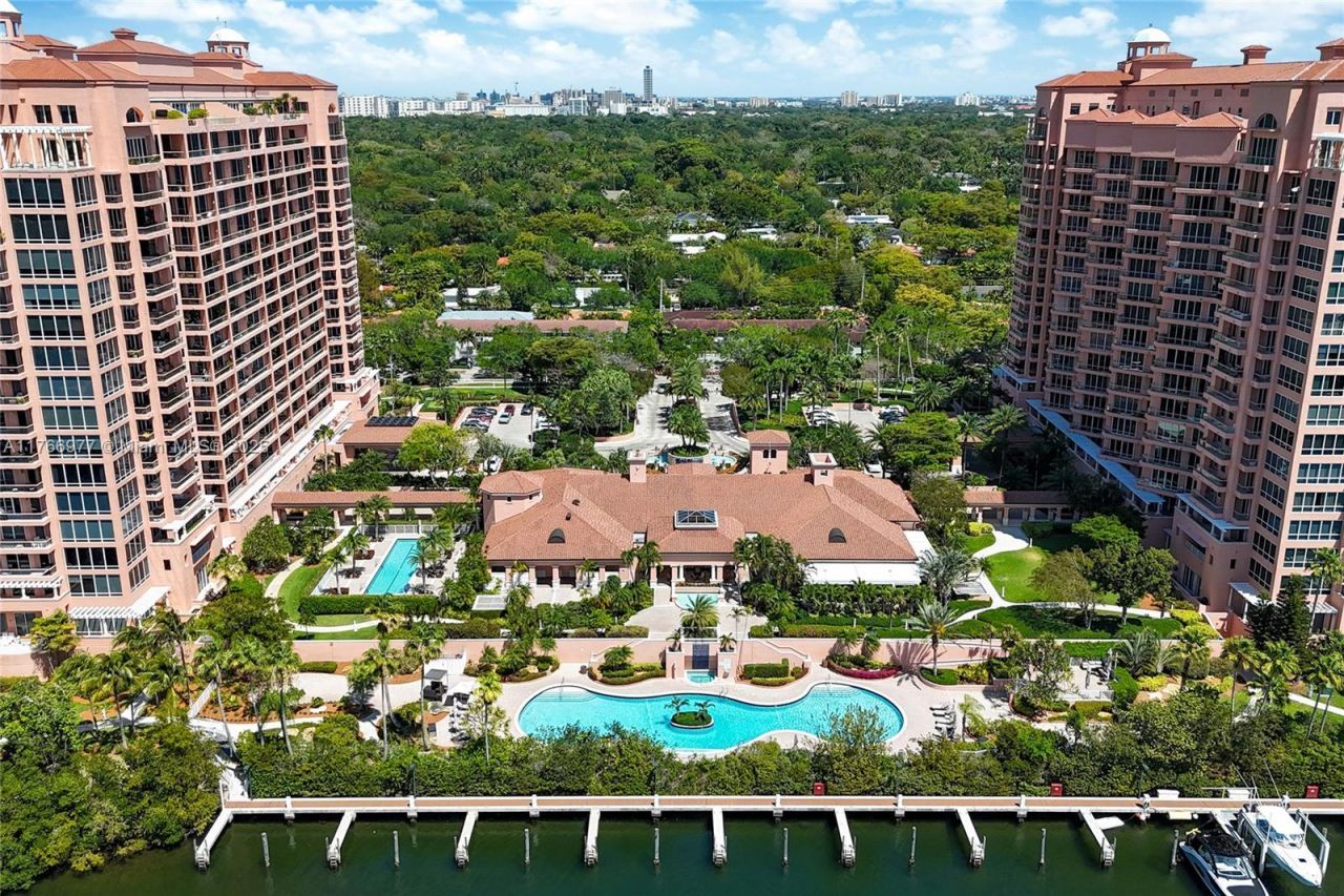 60 Edgewater Dr, Unit 5E, Coral Gables, FL 33133 Photo